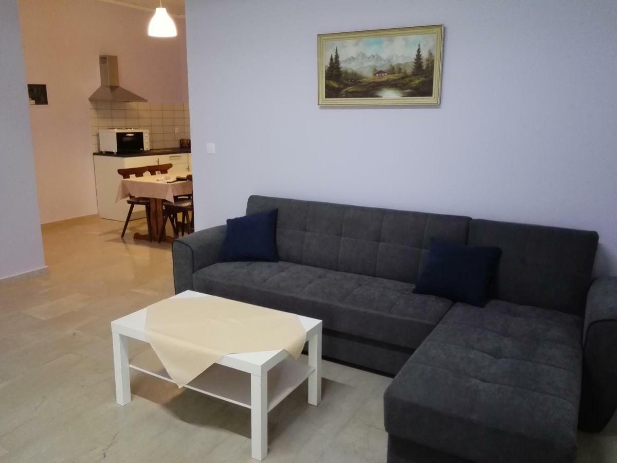 פרבזה Vasilikis Apartment מראה חיצוני תמונה